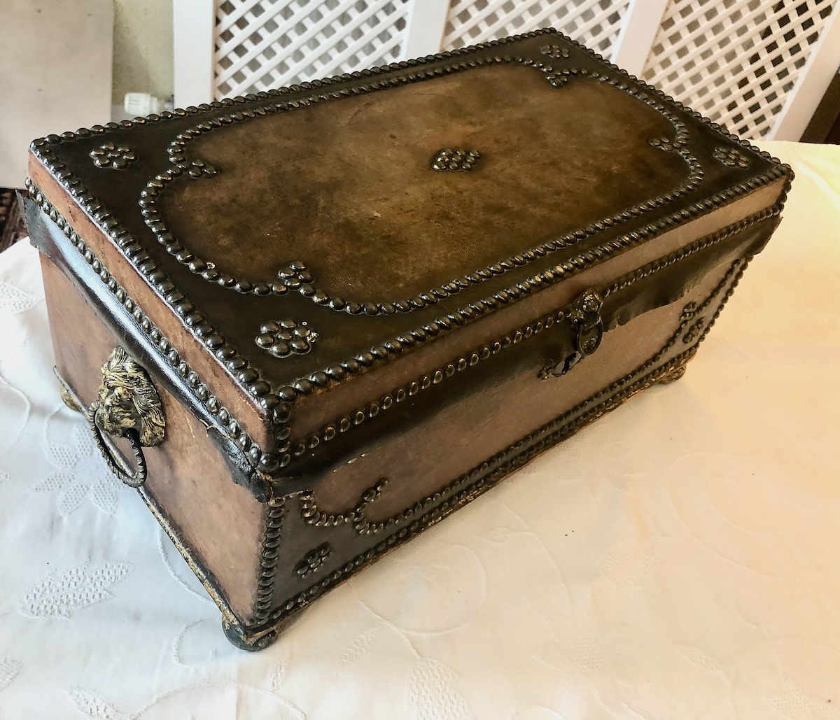 A Regency Leather and Brass Studded Large Box or Trunk c.1820 - Image 4